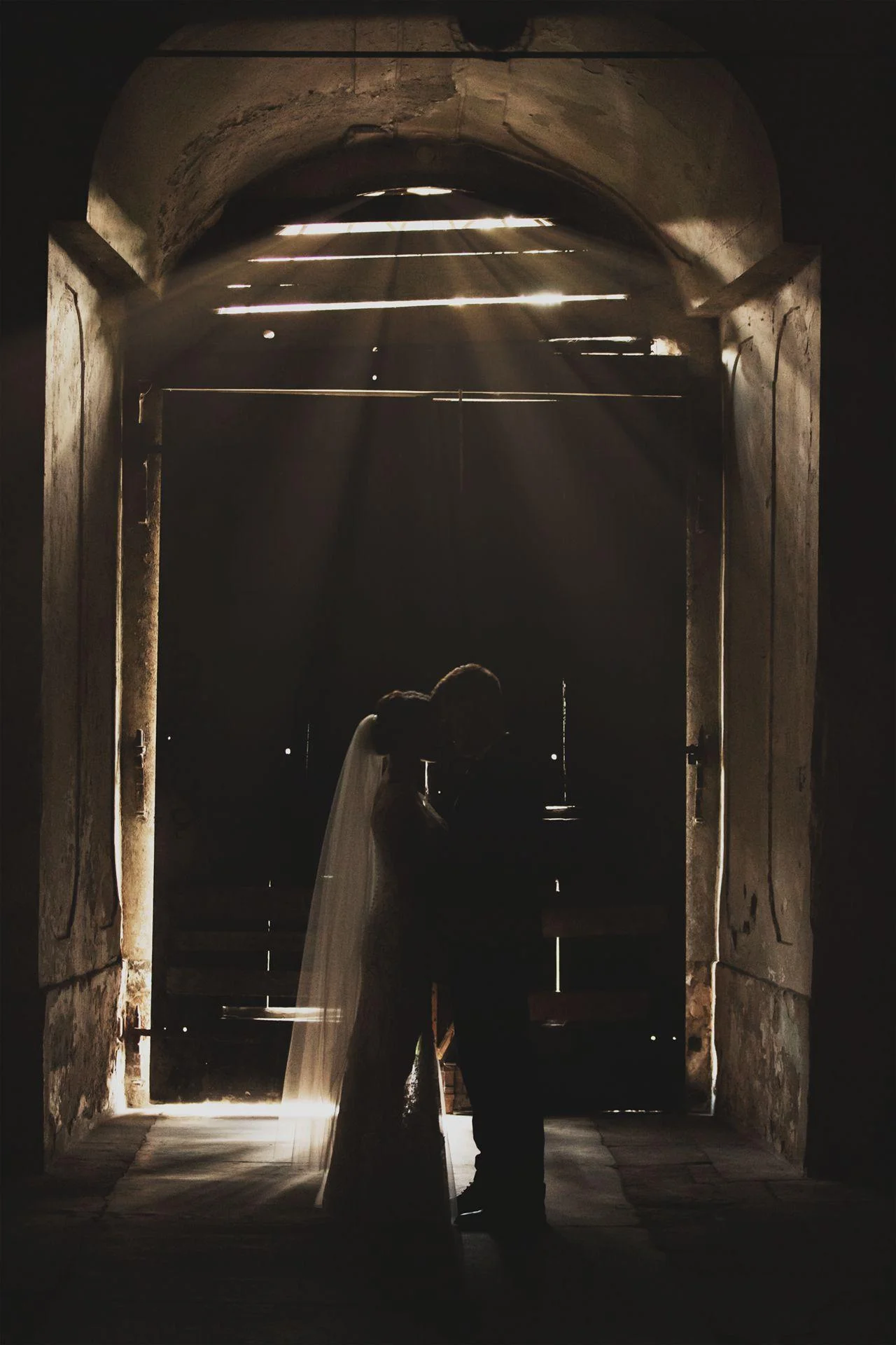 Klimatyczna sesja ślubna