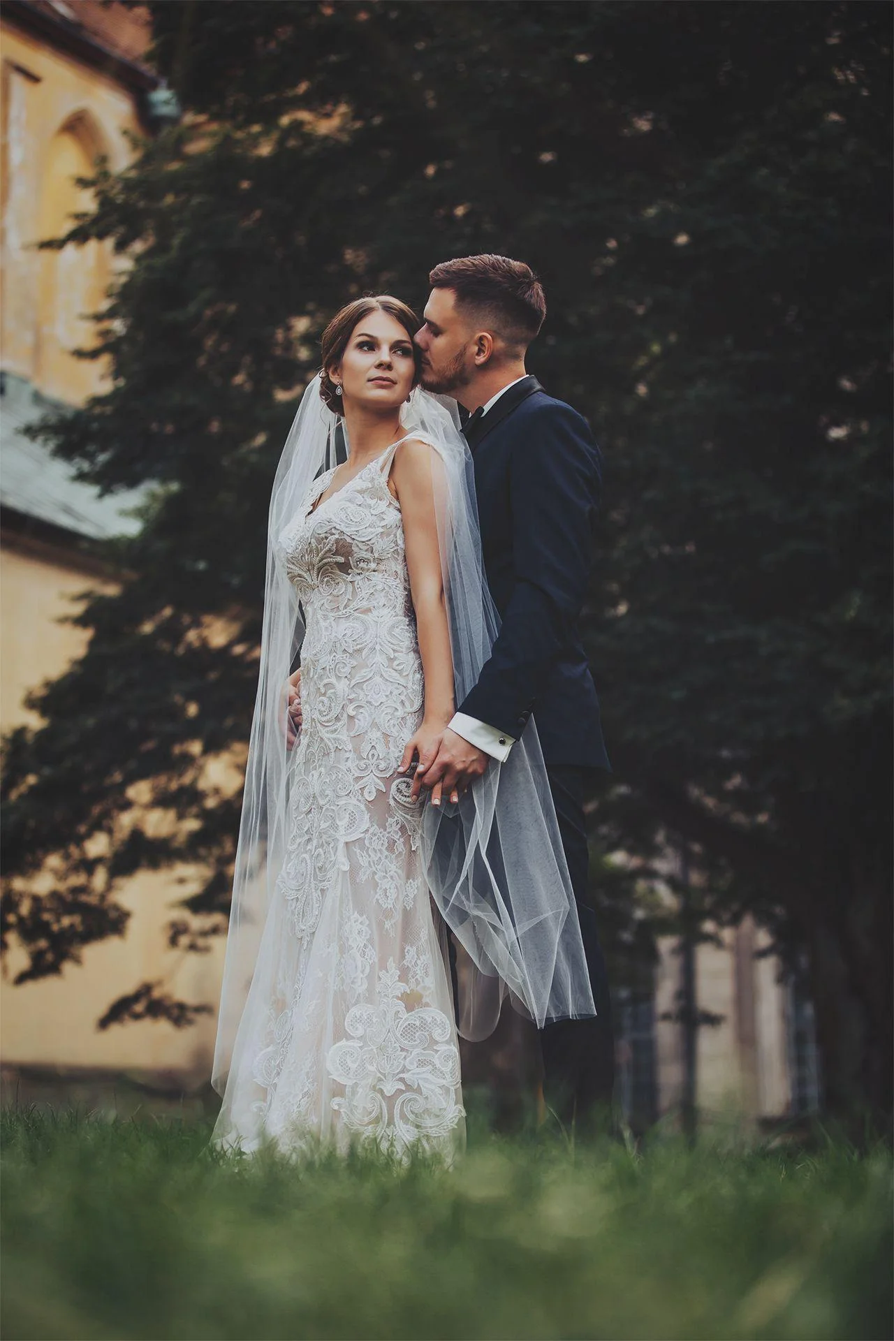 Sesja na dziedzińcu klasztoru