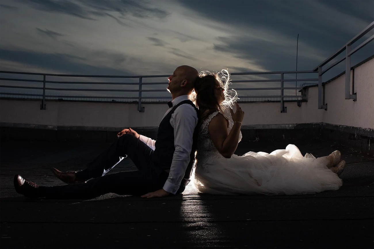 Sesja ślubna na dachu