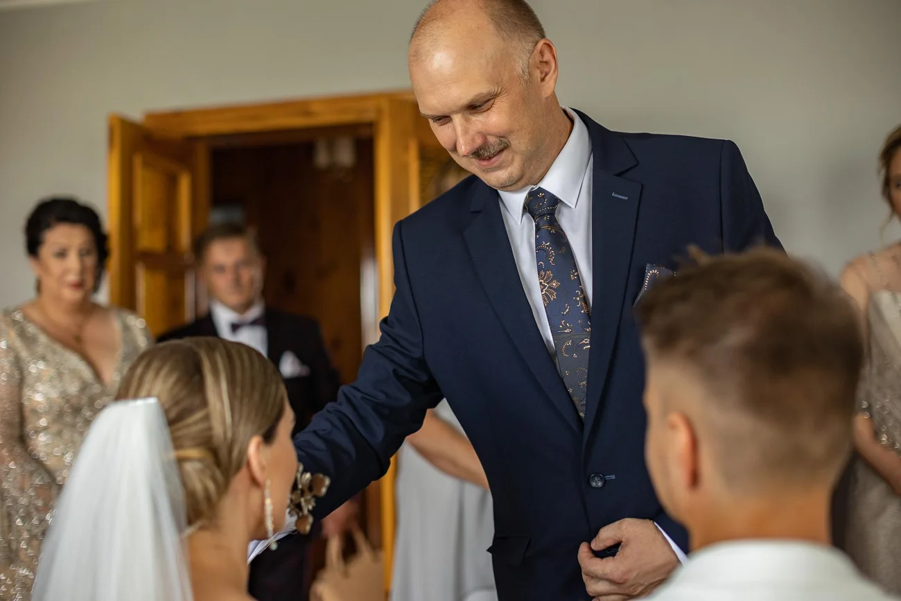 błogosławiący tata