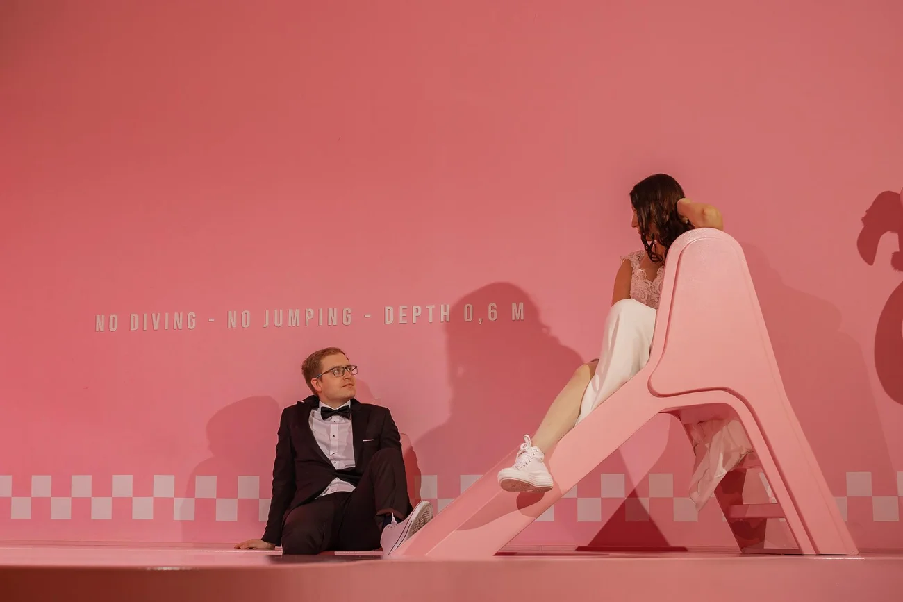 Basen z kulkami - sesja ślubna