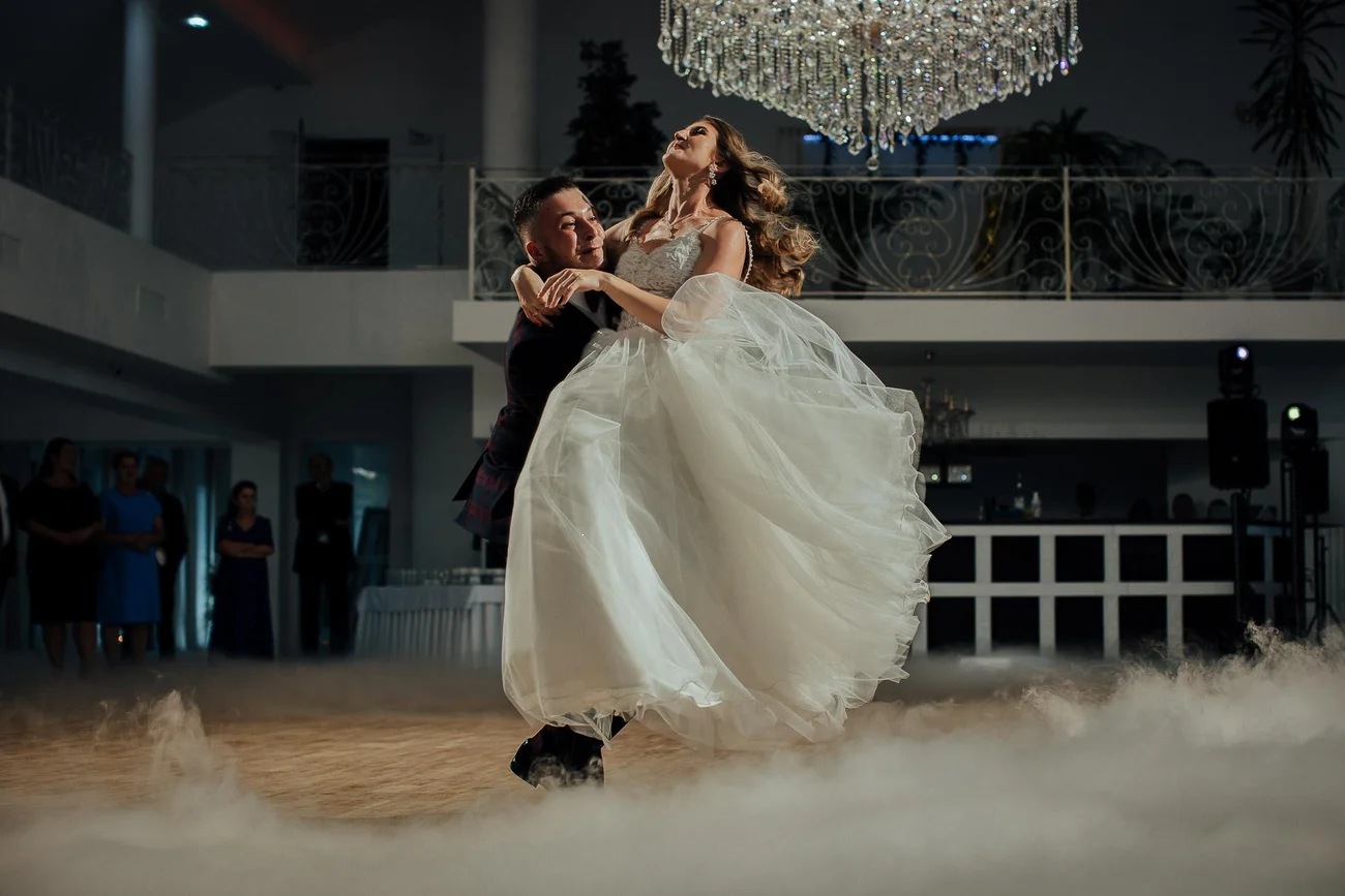 Ciężki dym na pierwszym tańcu