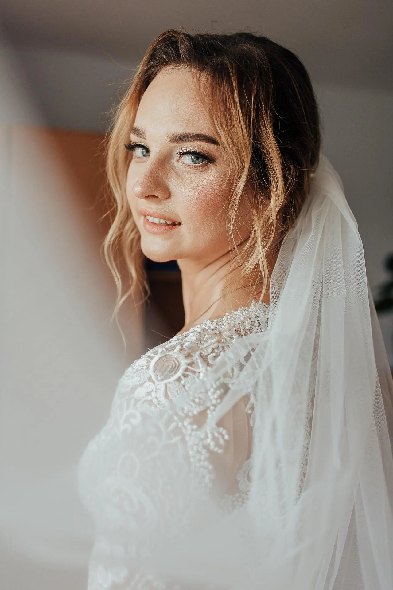 portret ubranej panny młodej