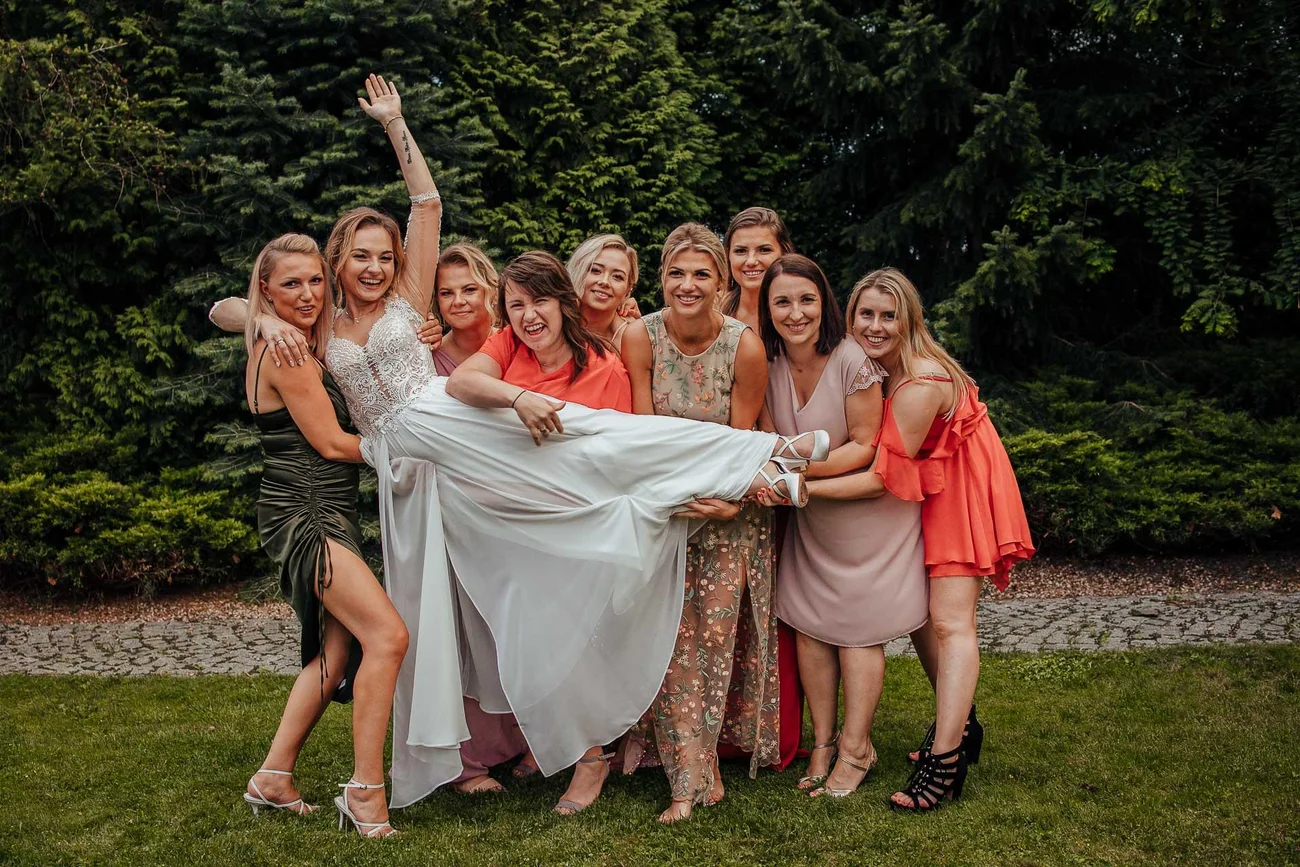 zdjęcia grupowe na weselu