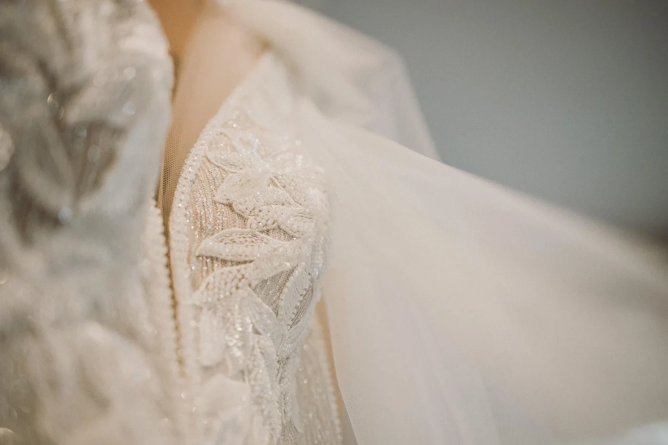 suknia ślubna detal