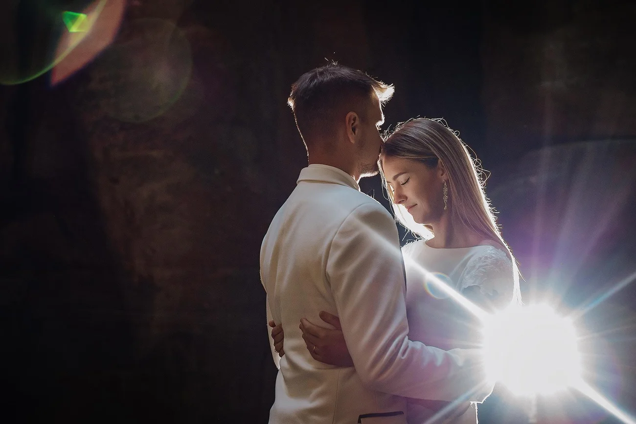 Romantyczna atmosfera pleneru ślubnego