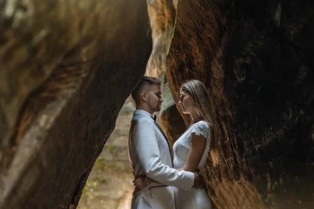 Plener ślubny w skalnym mieście Adršpach