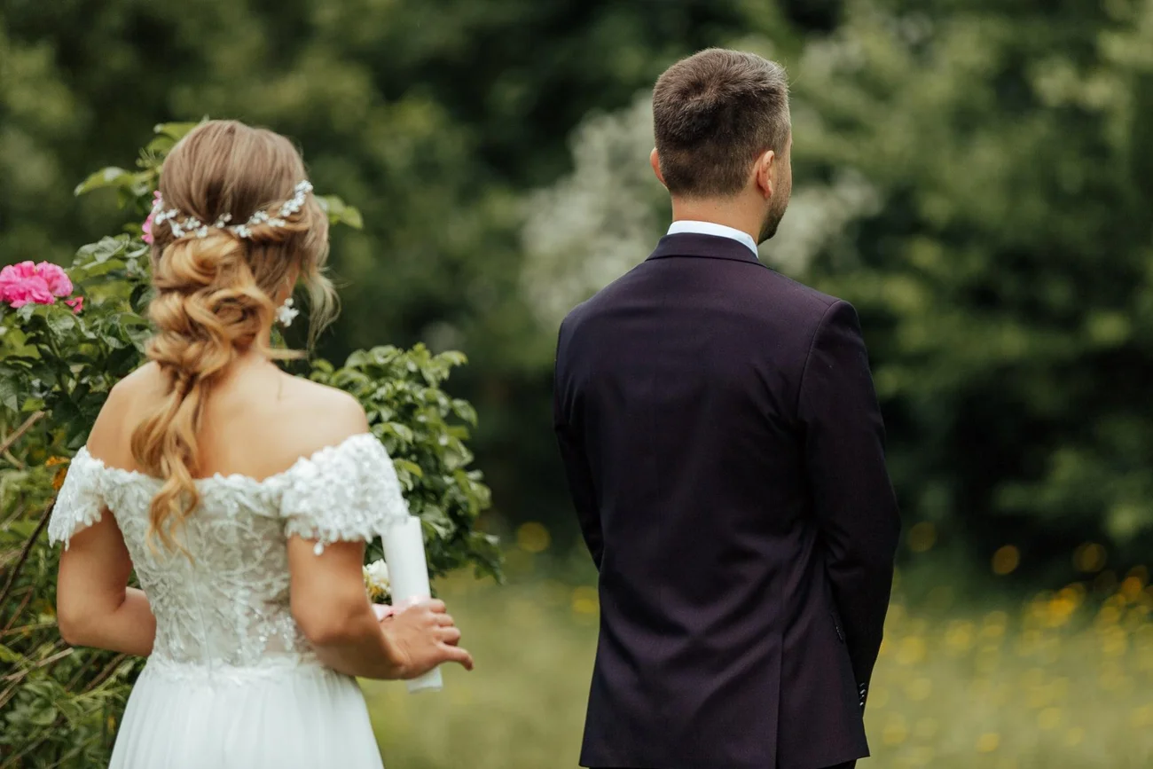 Firstlook- czekający pan młody