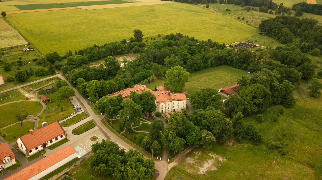 Pałac Pawłowice z drona