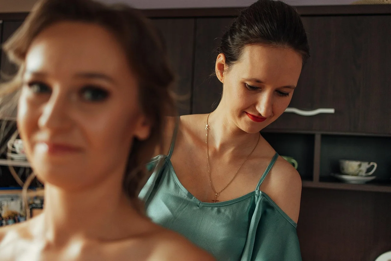 Świadkowa na przygotowaniach