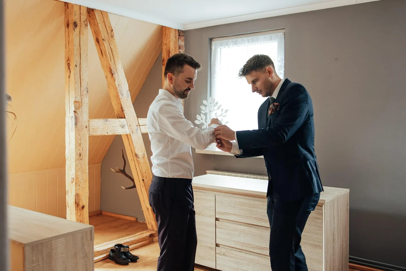 Zapinanie mankietów