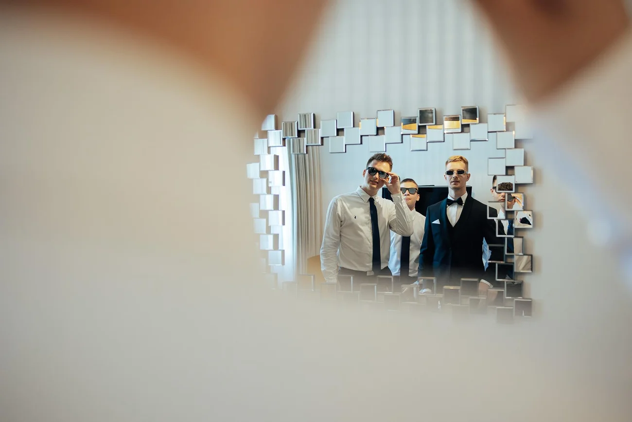 Drużbowie z panem młodym