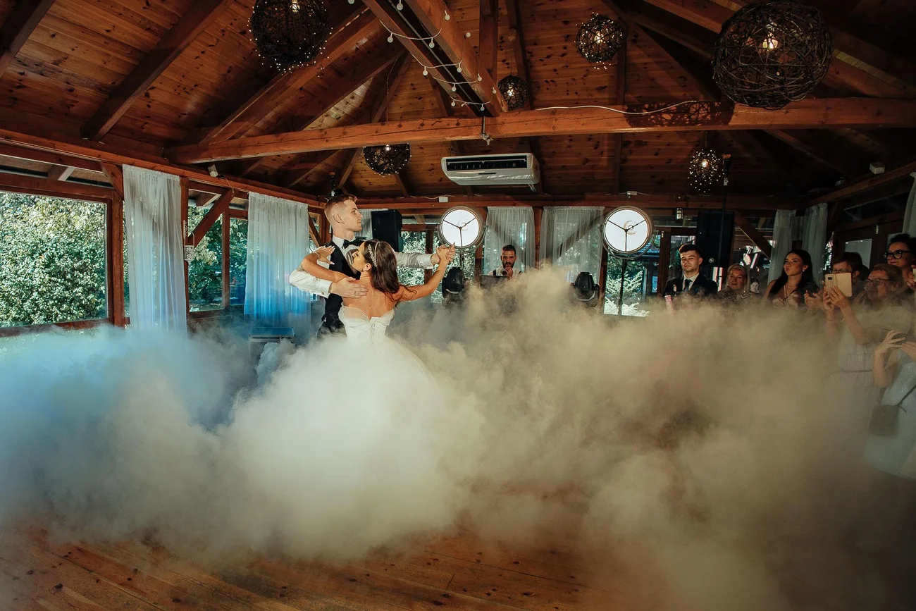 Pierwszy taniec w chmurach