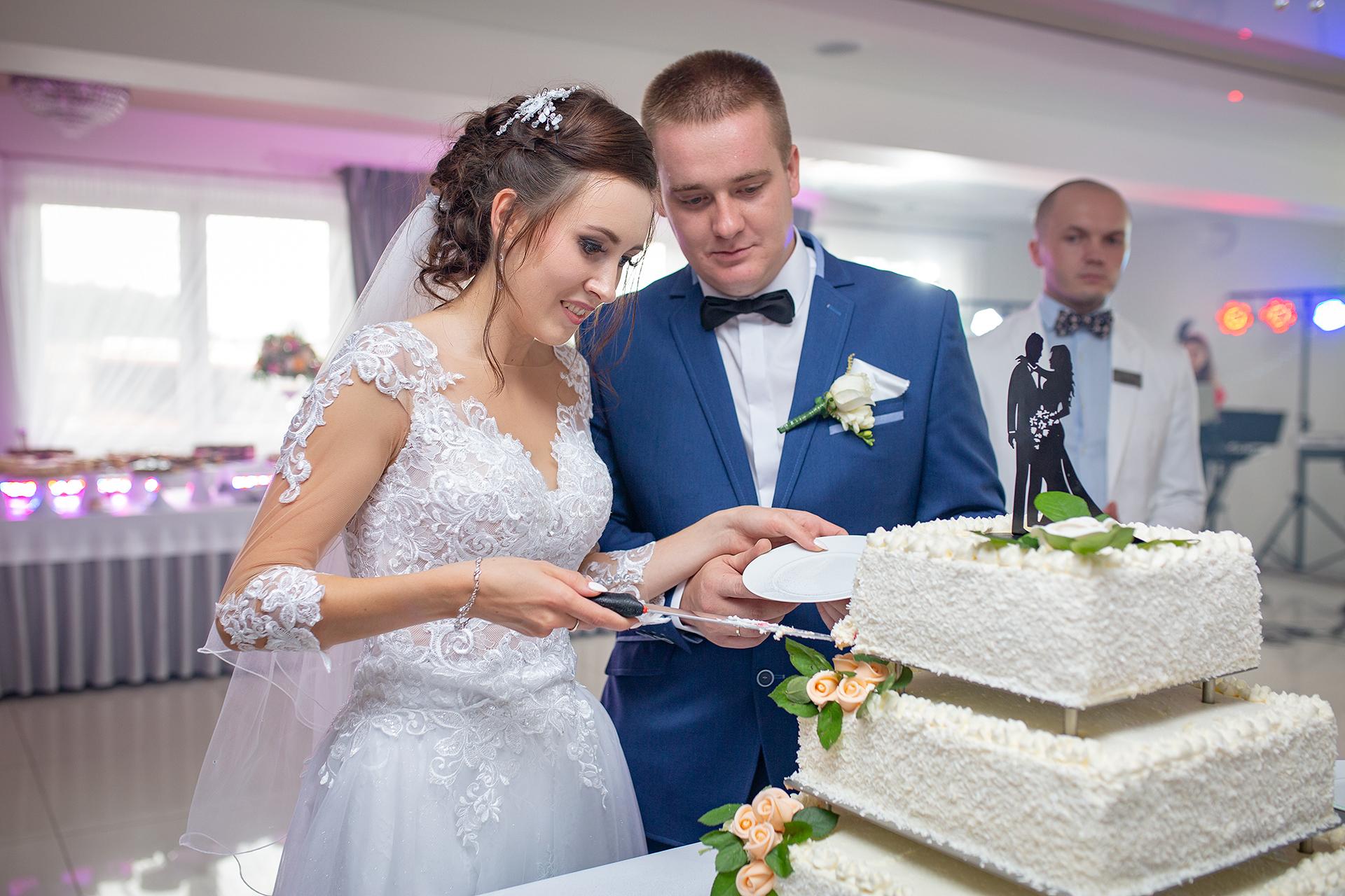 Reportaż ślubny - tort weselny