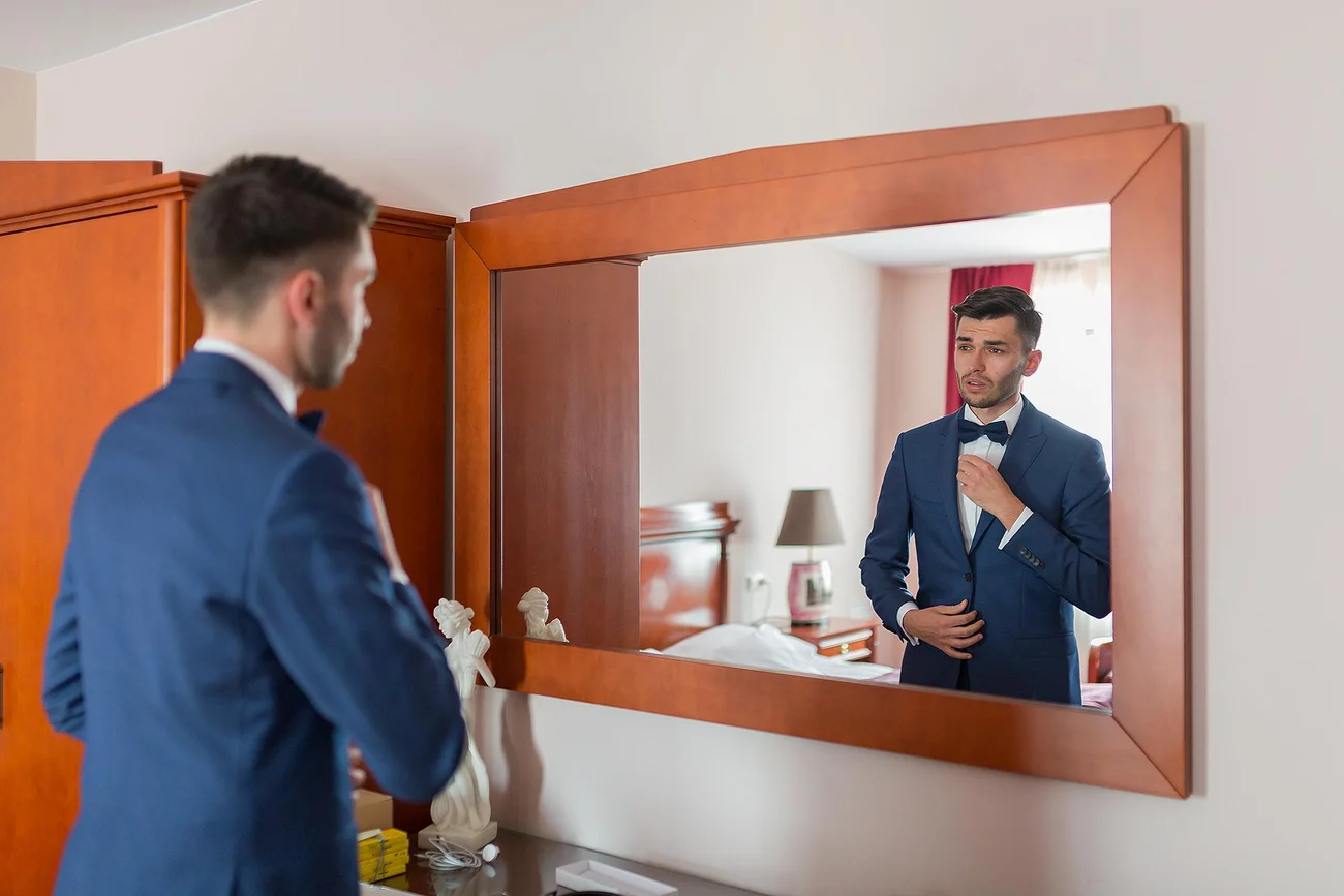 Przygotowania do ślubu pan młody