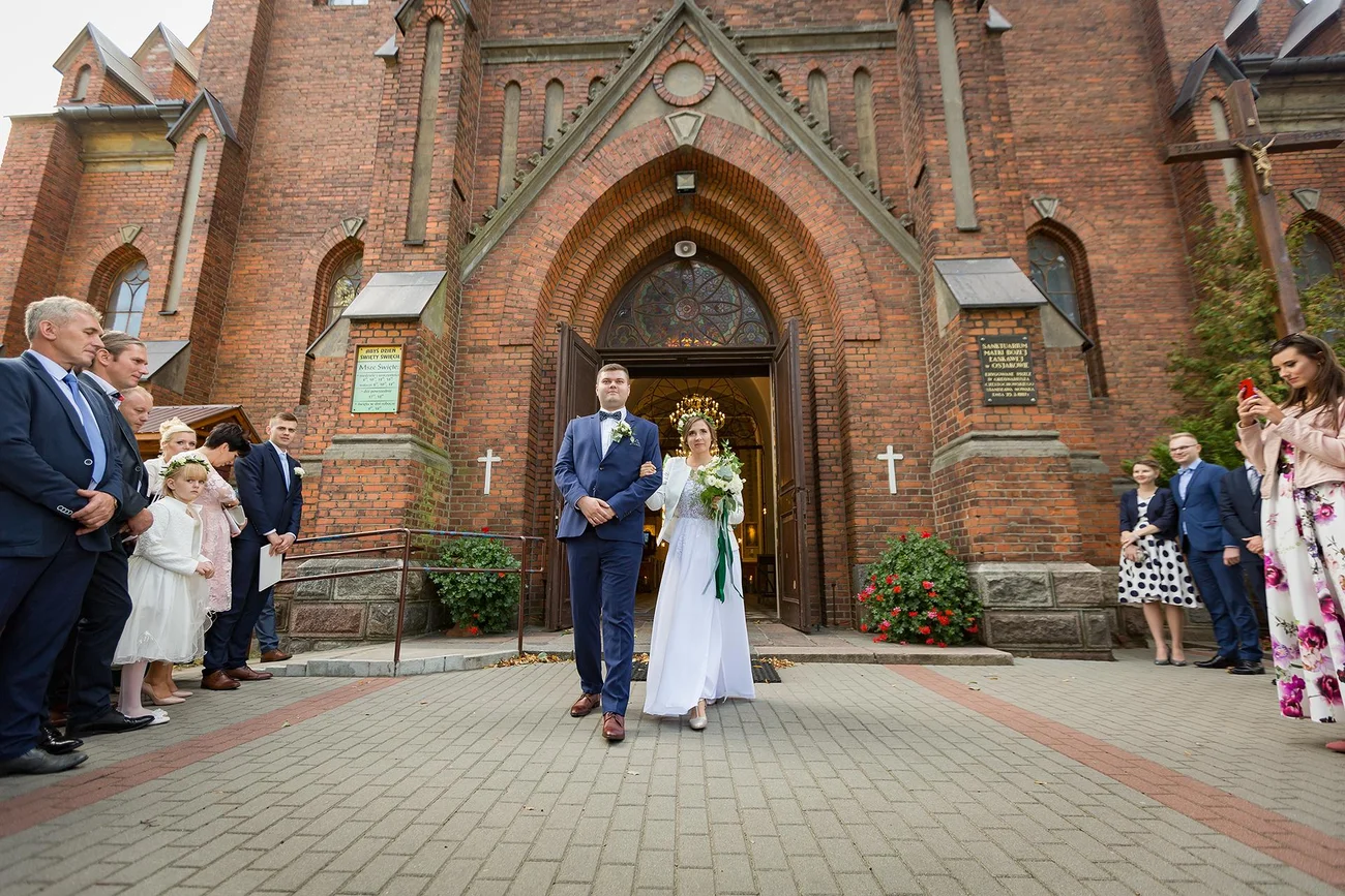 Reportaż - wyjście z kościoła