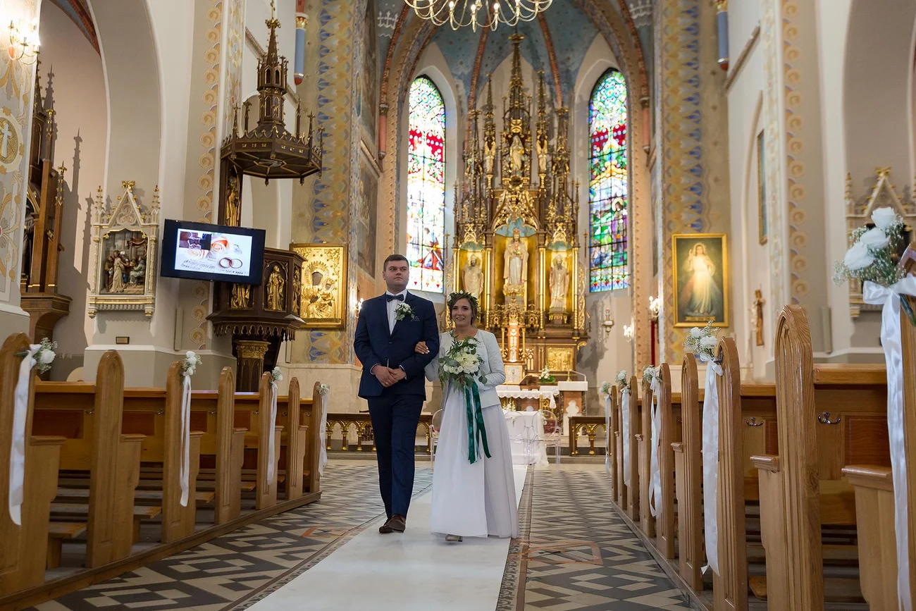 Wyjście z kościoła