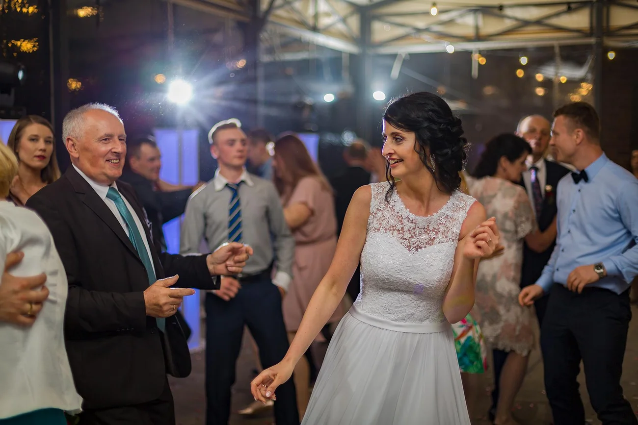 Tańcząca Pani Młoda