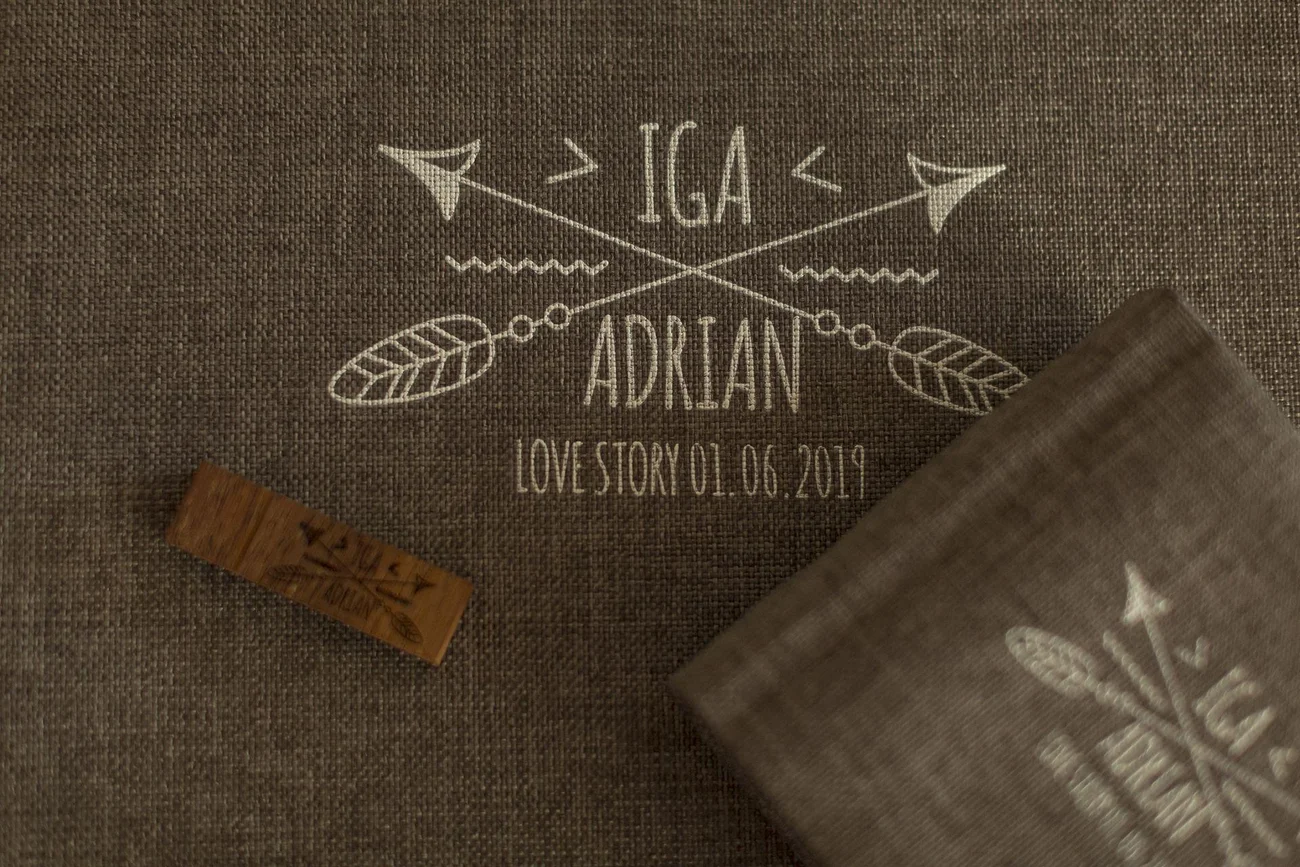 Szary storybook z nadrukiem