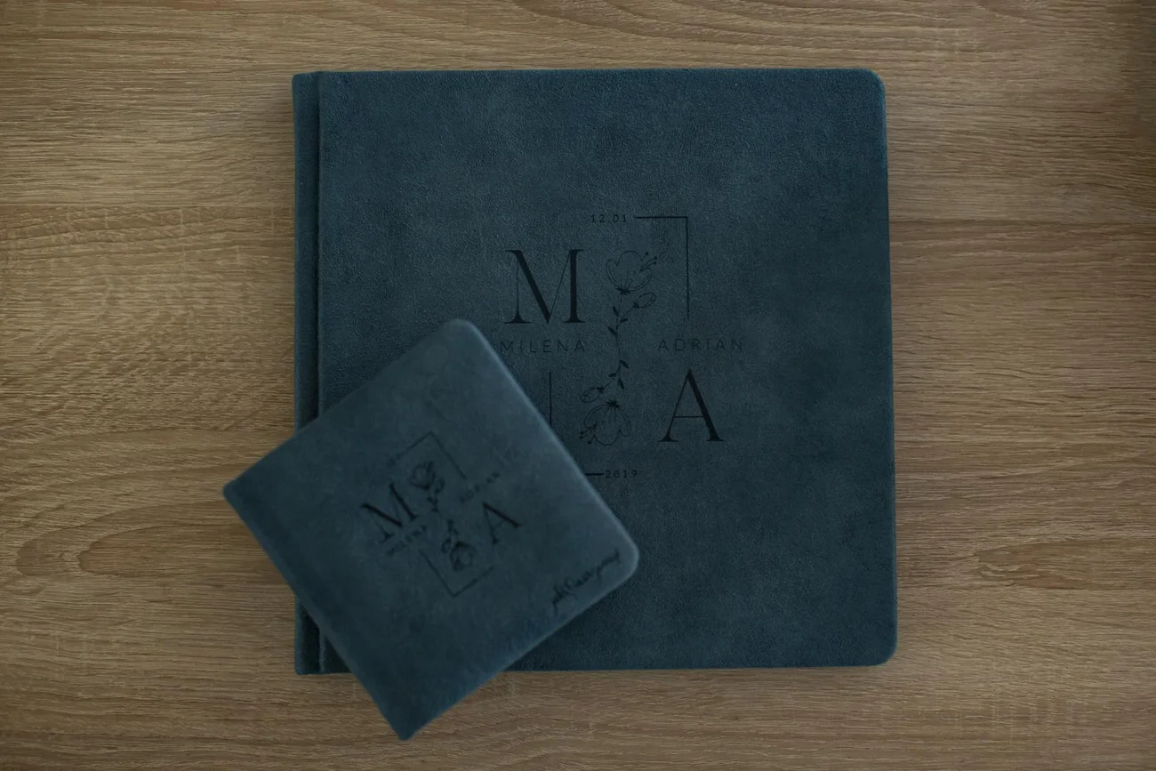 Album i Pendrive zamszowy