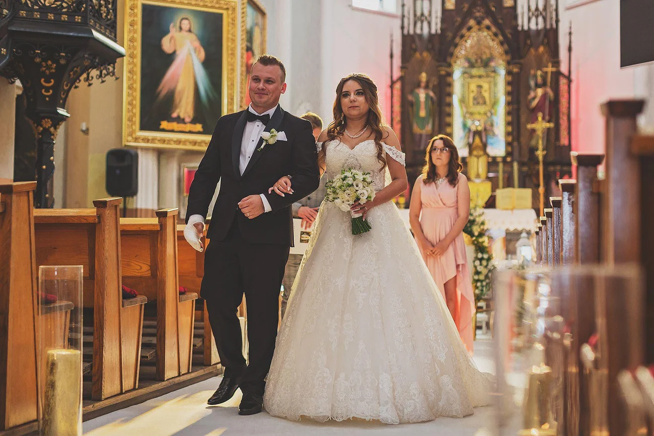 Reportaż wyjście z kościoła