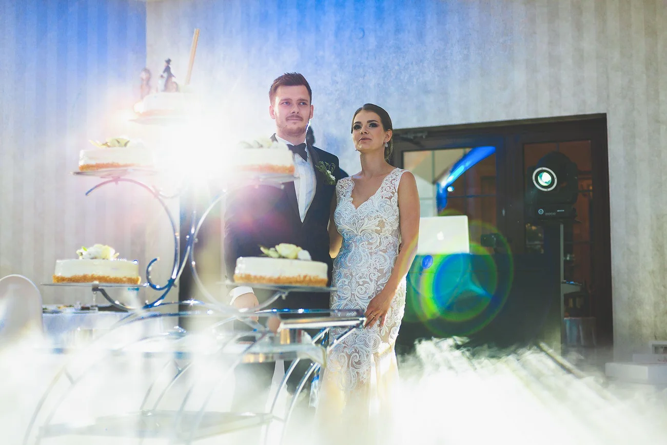 Tort ślubny + ciężki dym