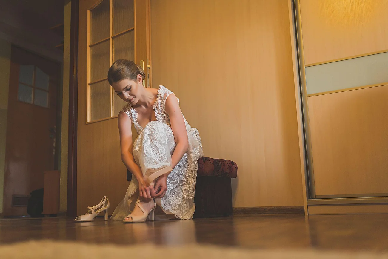 Reportaż - zakładanie bucika