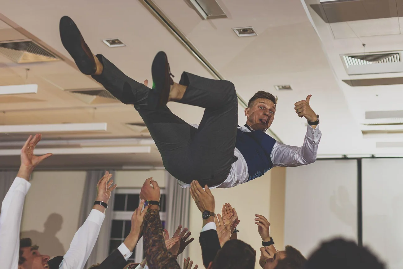 Podrzucanie pana młodego