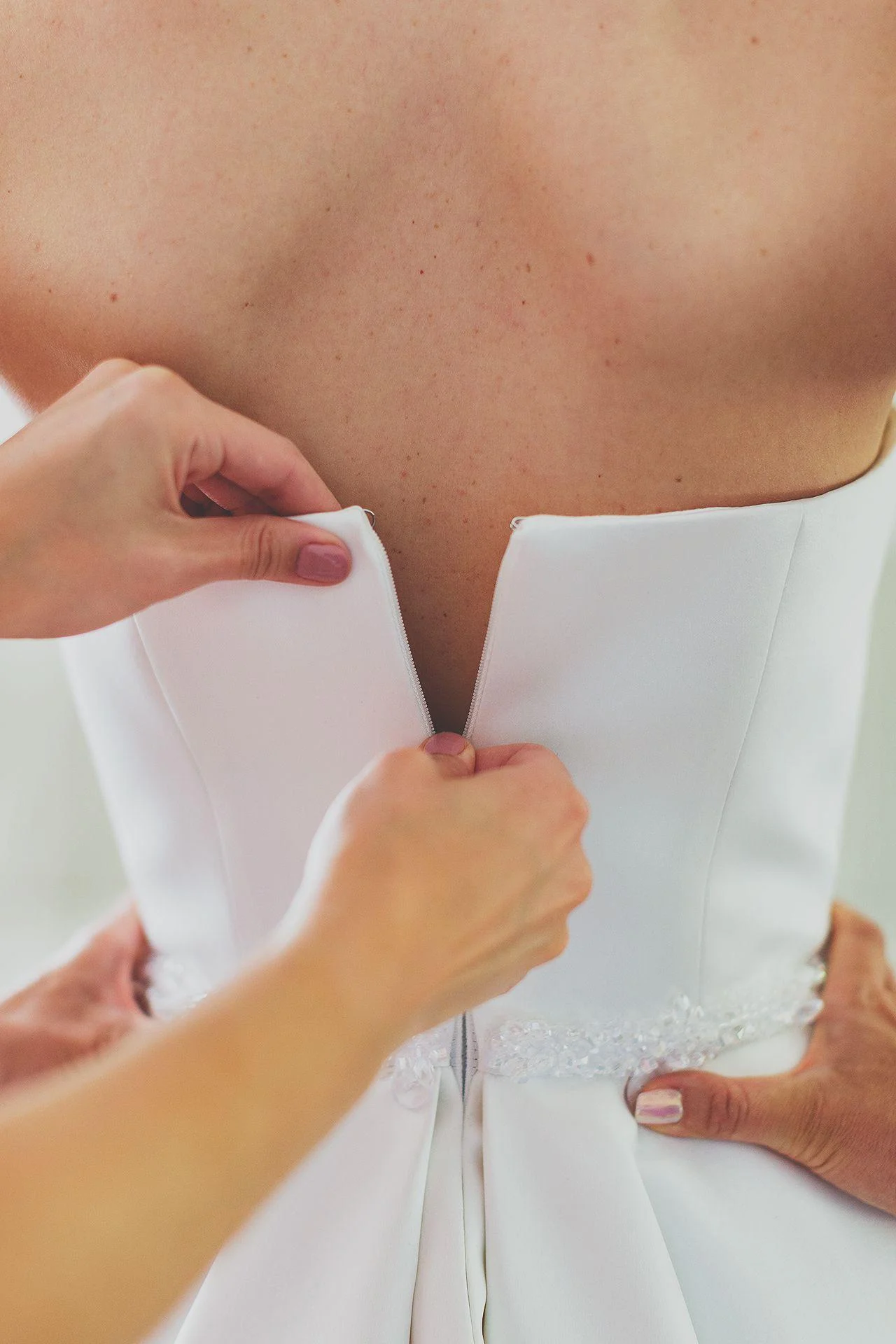 Zamek sukni ślubnej